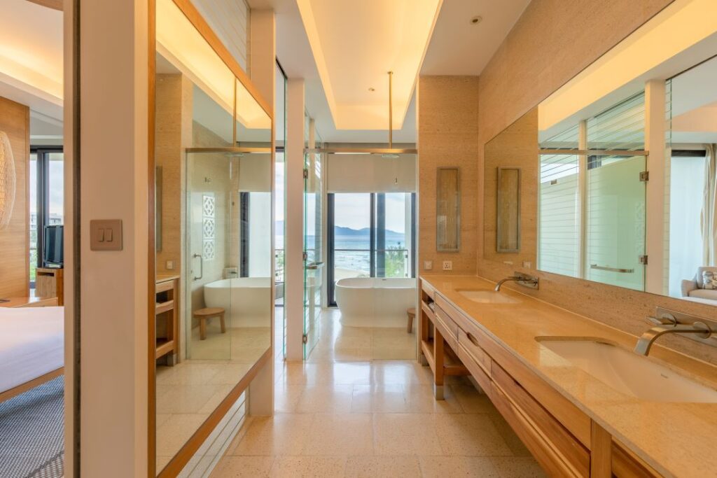 Hyatt Regency Danang Resort Bathroom