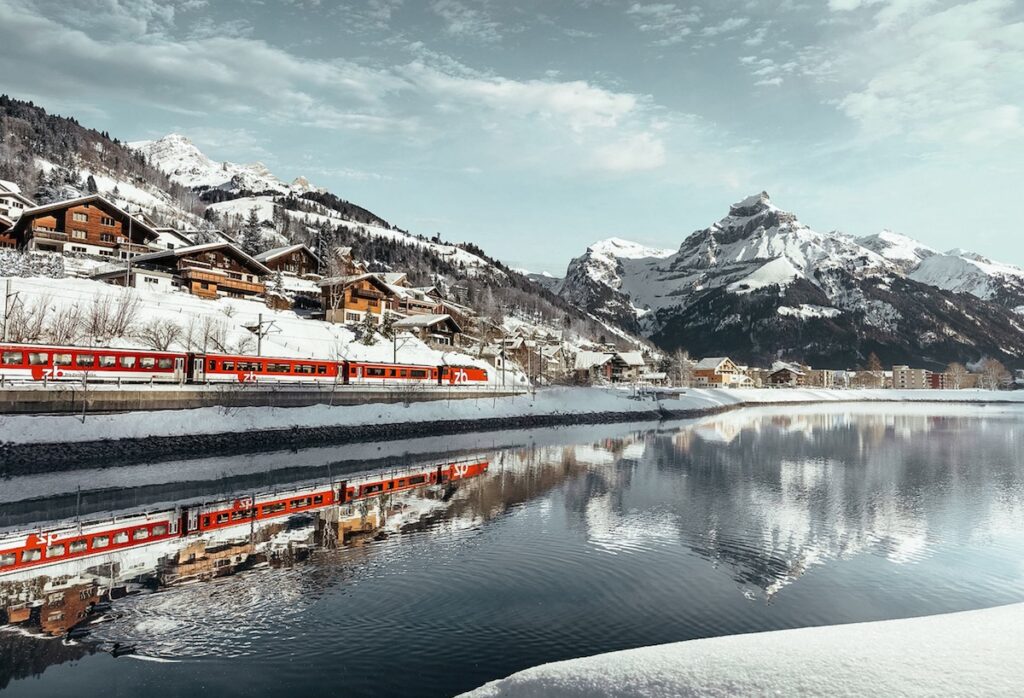 Pic 1 Train arrives at Engelberg