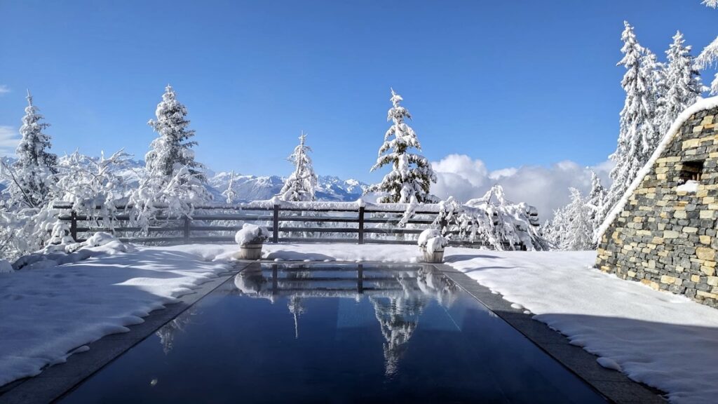 Swimming pool winter